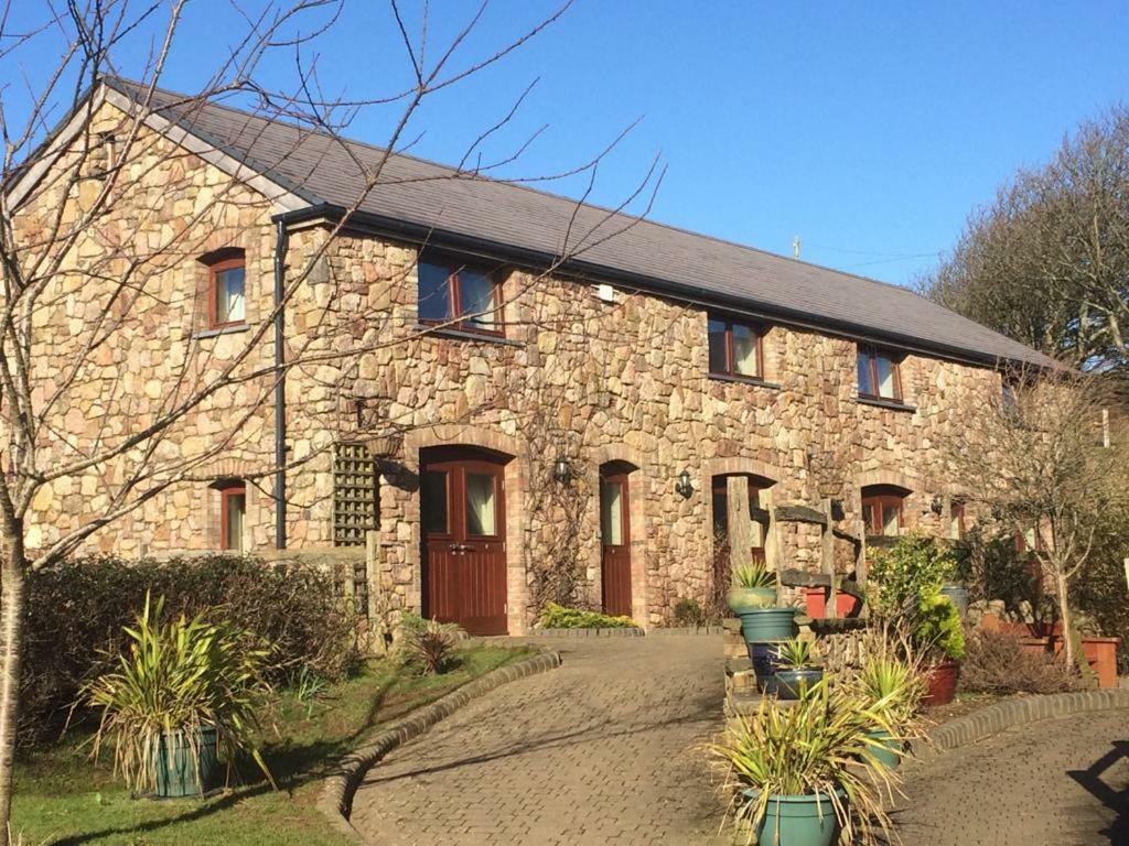 King'S Head Inn Llangynydd Exterior foto